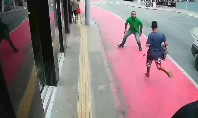 instant karma for handbag thief caught by jiu-jitsu expert 15062