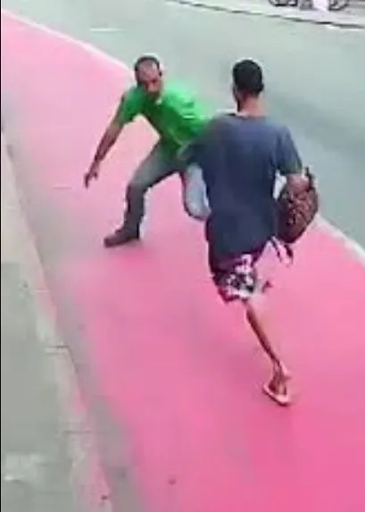 instant karma for handbag thief caught by jiu-jitsu expert 15060