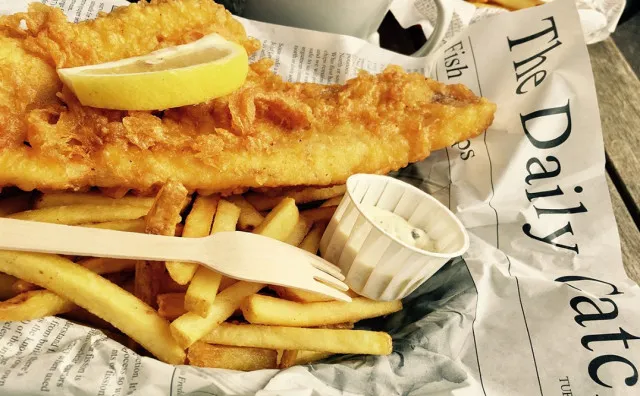 why do fish and chips used to be wrapped in newspaper? 15141