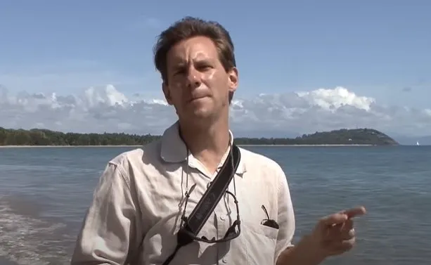 man films himself being stung by worlds most venomous creature to see how 15231