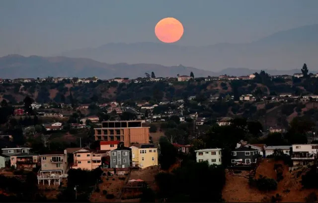 why you can sometimes see the moon during the day 15156