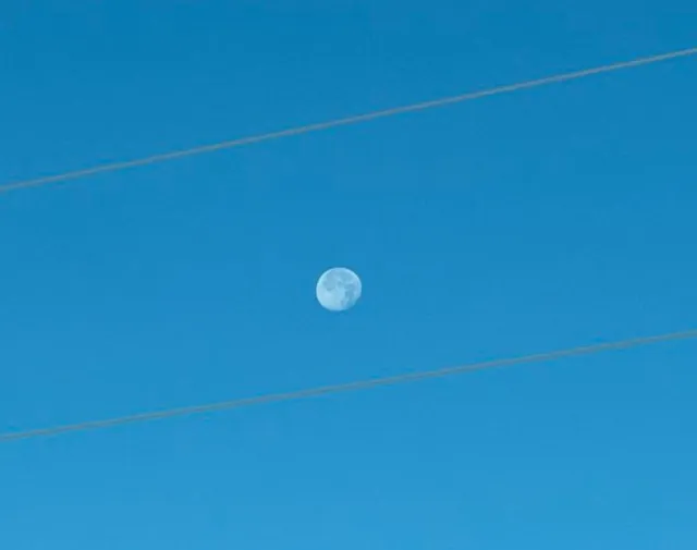why you can sometimes see the moon during the day 15160