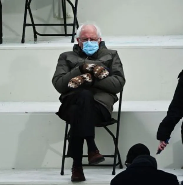 bernie sanders inauguration pose sparks comparisons to 2021 ceremony 15255