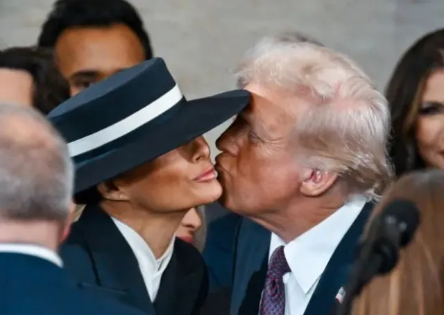 body language expert analyzes trumps failed kiss during inauguration 15269