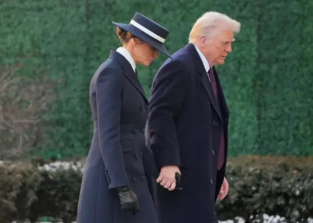 body language expert analyzes trumps failed kiss during inauguration 15268