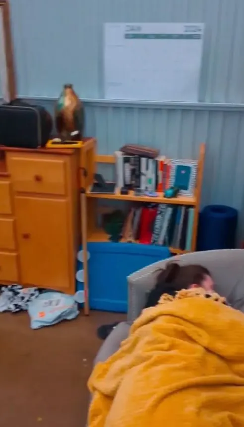 couple goes viral for living in a storage unit before being evicted 15394