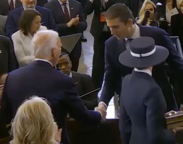 lip reader reveals what barron trump said to joe biden 15336