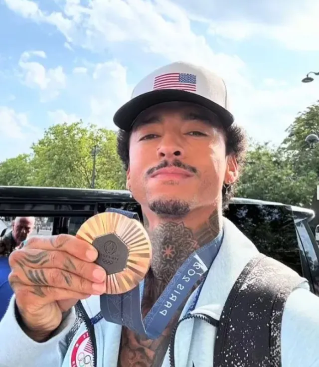 paris olympics medal designer responds as over 100 athletes return their me 15325