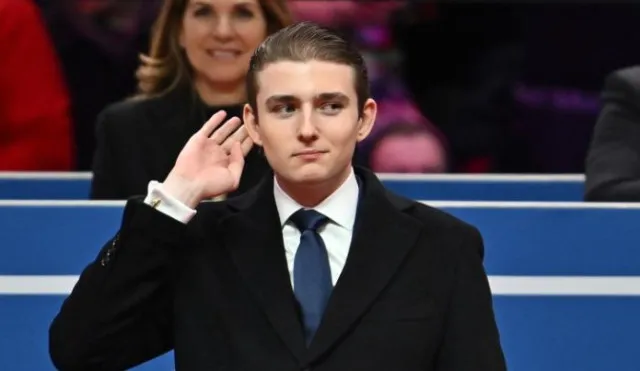body language expert reveals what barron trumps hand gesture at inaugurati 15469