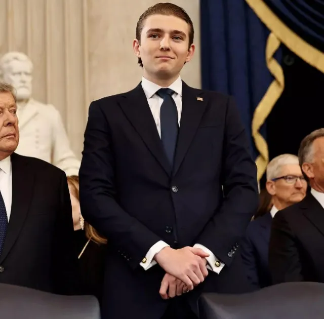 body language expert reveals what barron trumps hand gesture at inaugurati 15467