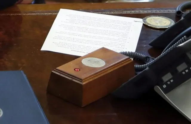 iconic coca-cola button returns to white house as trump’s daily intake stun 15479