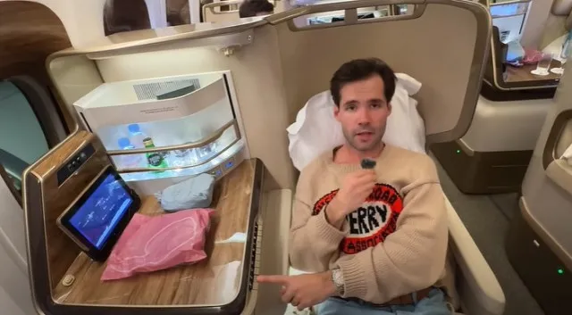 man nearly loses mind after experiencing $13,000 flight for 14 hours withou 15487
