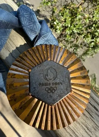 reality behind tarnished paris olympics medals revealed just days after d 15517