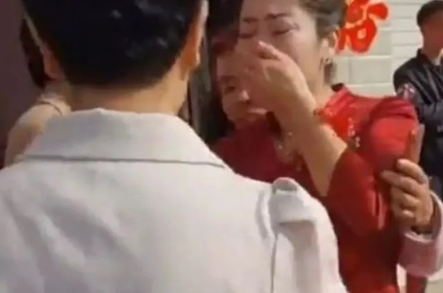 mother breaks down in tears after discovering sons bride is indeed long-lo 15668