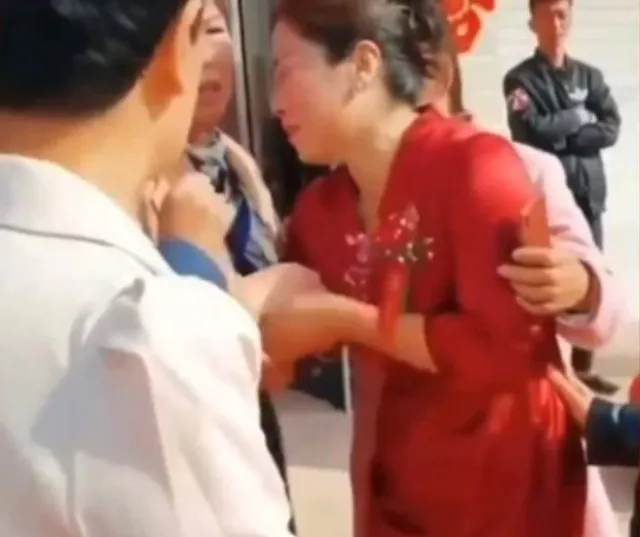 mother breaks down in tears after discovering sons bride is indeed long-lo 15666