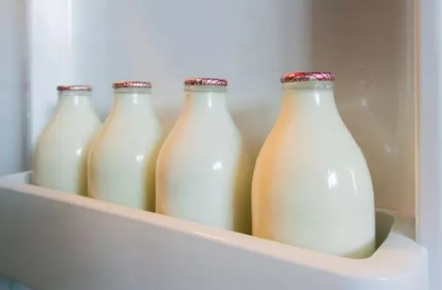 why storing milk in the fridge door could be a bad idea? 15660