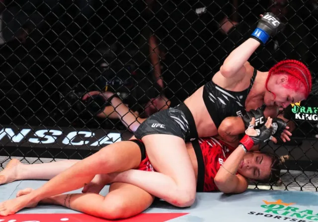 ufc fighter reveals painful injuries after opponents multiple elbows aimin 15762