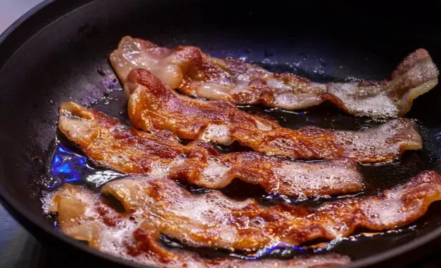 why does bacon sometimes look green? 15759