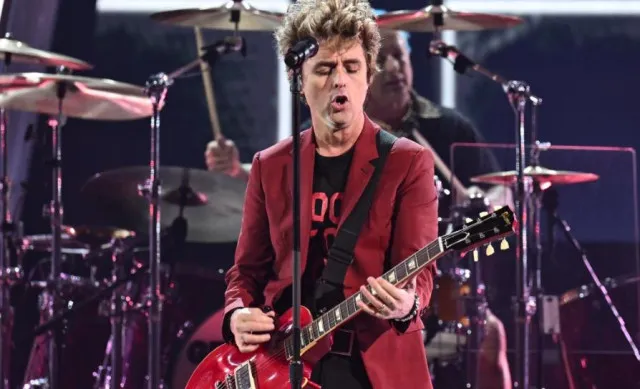 green day takes aim at elon musk with lyric change in ‘american idiot’ 15911