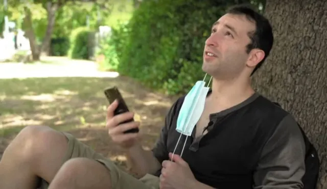 millionaire challenges himself to make $1,000,000 with just a phone 15919