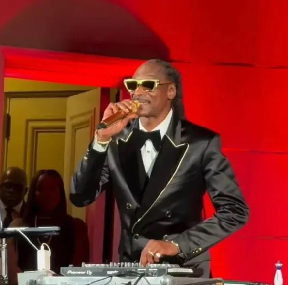 snoop dogg addresses criticism after performing at donald trumps crypto ba 15901