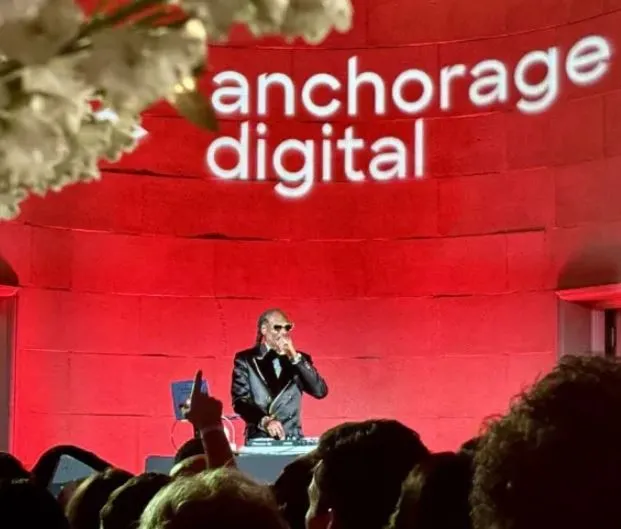 snoop dogg addresses criticism after performing at donald trumps crypto ba 15900