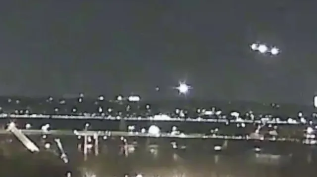 devastating mid-air collision between american airlines plane and military 15942