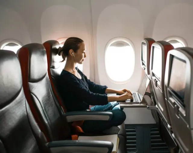 man denies request to switch seats on flight for passenger to sit with wife 15965