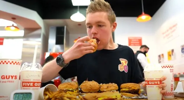 man eats entire five guys 13,000-calorie menu in one hour 16006