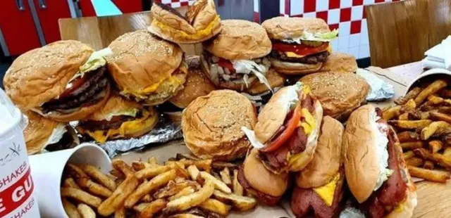 man eats entire five guys 13,000-calorie menu in one hour 16003