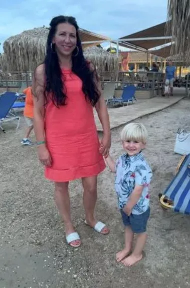 baffled mum spots mannequin that looks exactly like her son 16047