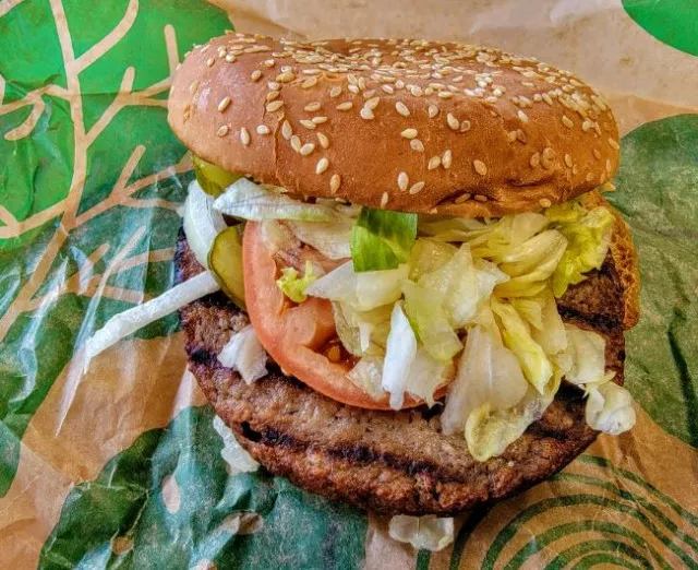 burger king faces lawsuit from vegans over impossible whopper cooking metho 16062