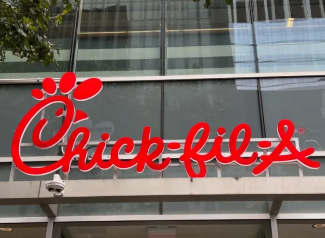 chick-fil-a sends teen worker home over hair color dispute 16051