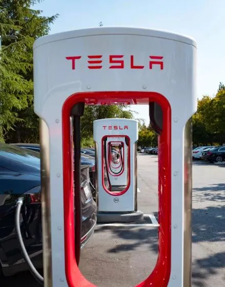 man shares the total cost of owning a tesla model 3 for four year 16026