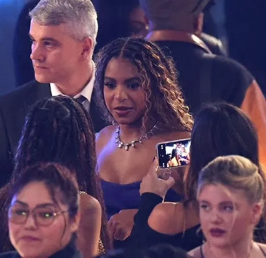 blue ivy stuns in another strapless dress at the grammys despite past criti 16103