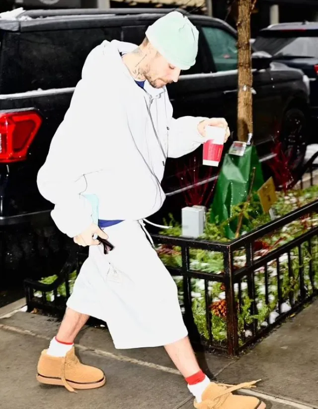 kanye west sparks super bowl rumors with bianca censori after grammys stunt 16373