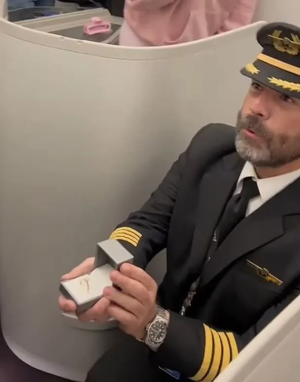 viewers express concern as pilot proposes to girlfriend mid-flight 16403