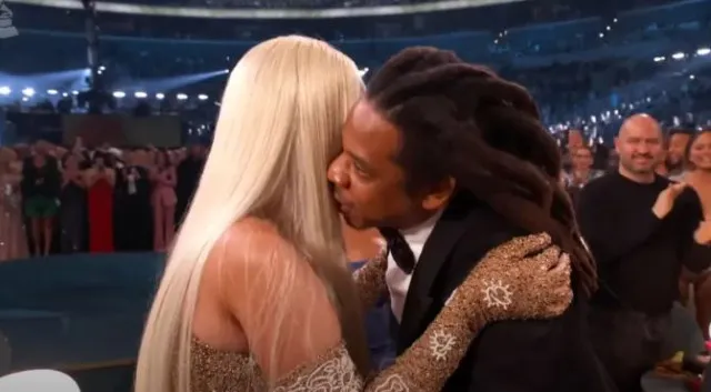 beyonce fans believe jay-z warned her about wardrobe malfunction at the gra 16473