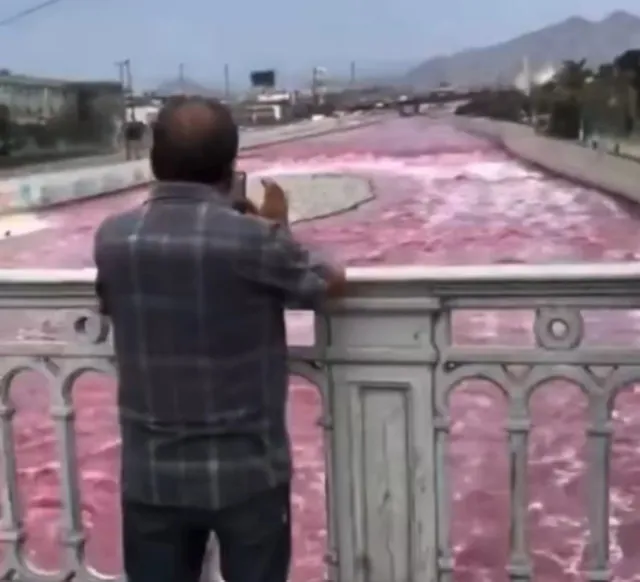 eyewitnesses stunned as major river mysteriously turns blood red but offici 16520