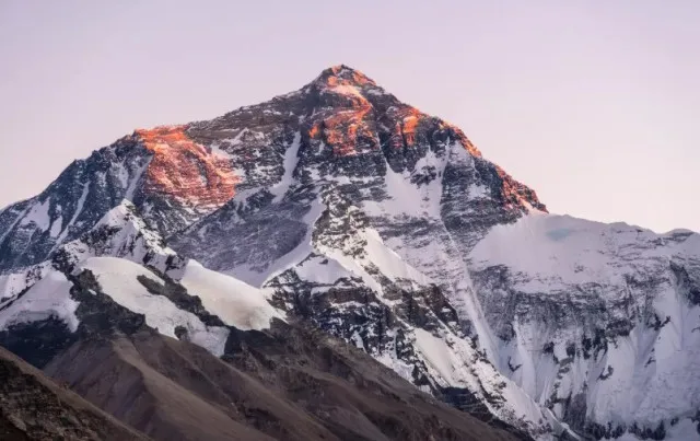 flat earther responds with fierce comment to claims that mount everest self 16582