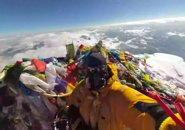 flat earther responds with fierce comment to claims that mount everest self 16583