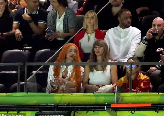 taylor swift booed at super bowl as kansas city chiefs struggle against phi 16553