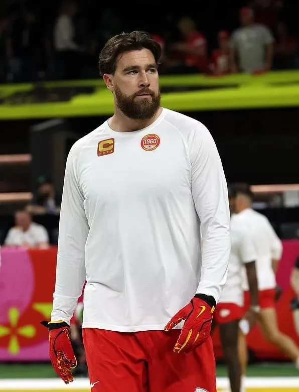 travis kelce’s father responds to engagement rumors with taylor swift 16567