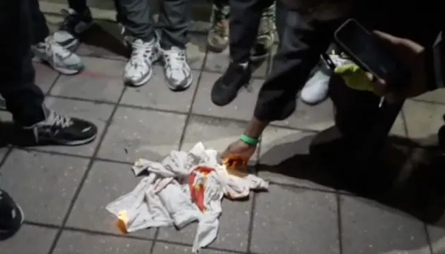 eagles fans criticized after burning kermit puppet and chanting against tay 16653