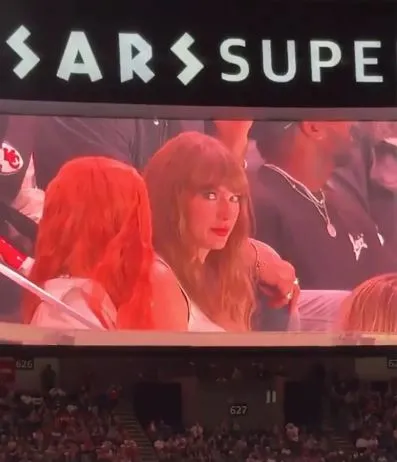 eagles player saquon barkley defends taylor swift after she was booed at su 17168