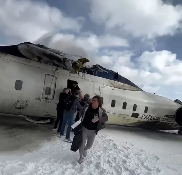 passenger captures moment of escape after delta plane flips on runway 17534