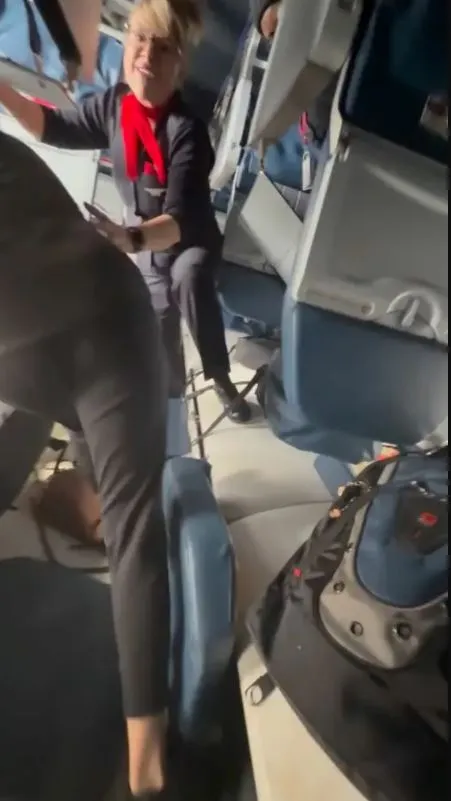 passenger captures moment of escape after delta plane flips on runway 17533