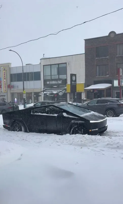 people baffled as tesla cybertruck struggles to move in snow while other ve 17464