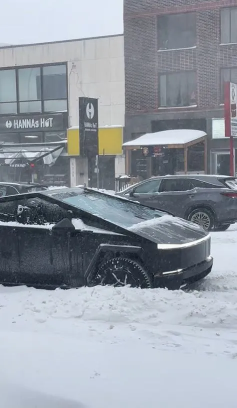 people baffled as tesla cybertruck struggles to move in snow while other ve 17465