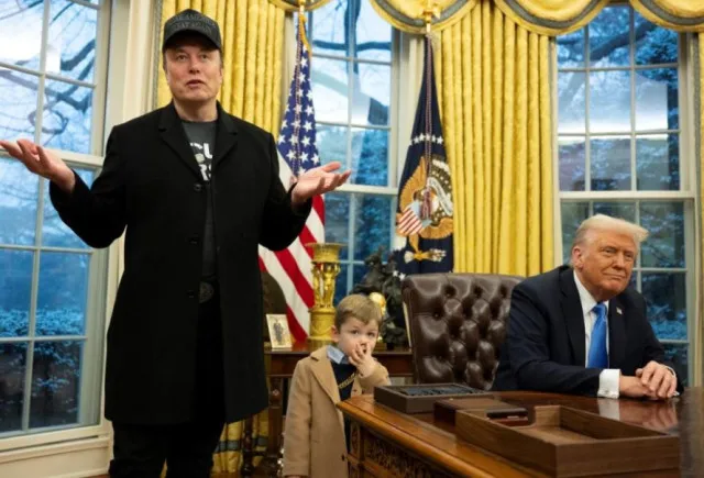 trump changes oval office resolute desk days after elon musk’s son picked n 17681